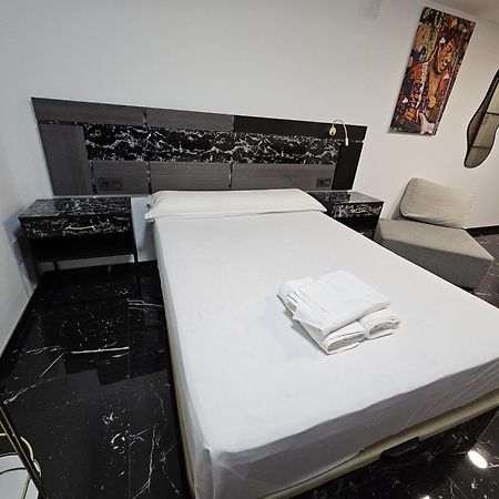 Apartamentos Benidorm Black Luaran gambar