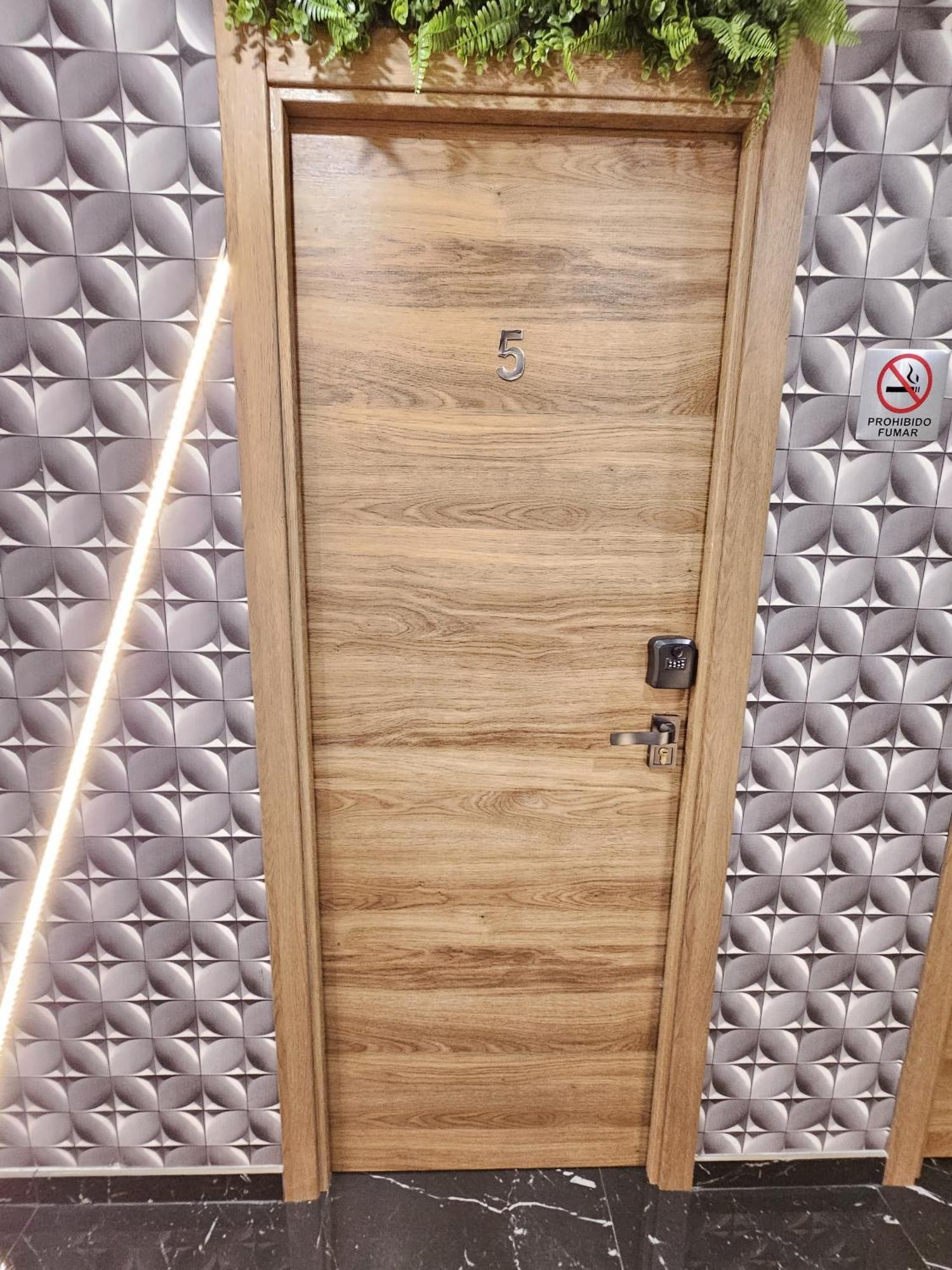 Apartamentos Benidorm Black Luaran gambar